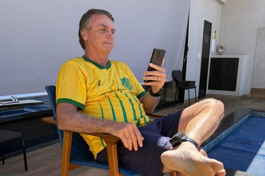 Antes de ser preso, Bolsonaro tentou romper a tornozeleira eletrônica