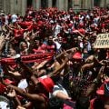 Flamengo é recebido com festa no Rio após conquista do tetra da Libertadores