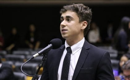 Nikolas Ferreira é condenado pela Justiça a pagar R$ 40 mil por transfobia