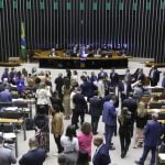 Câmara aprova suspensão de resolução sobre aborto legal em crianças vítimas de violência