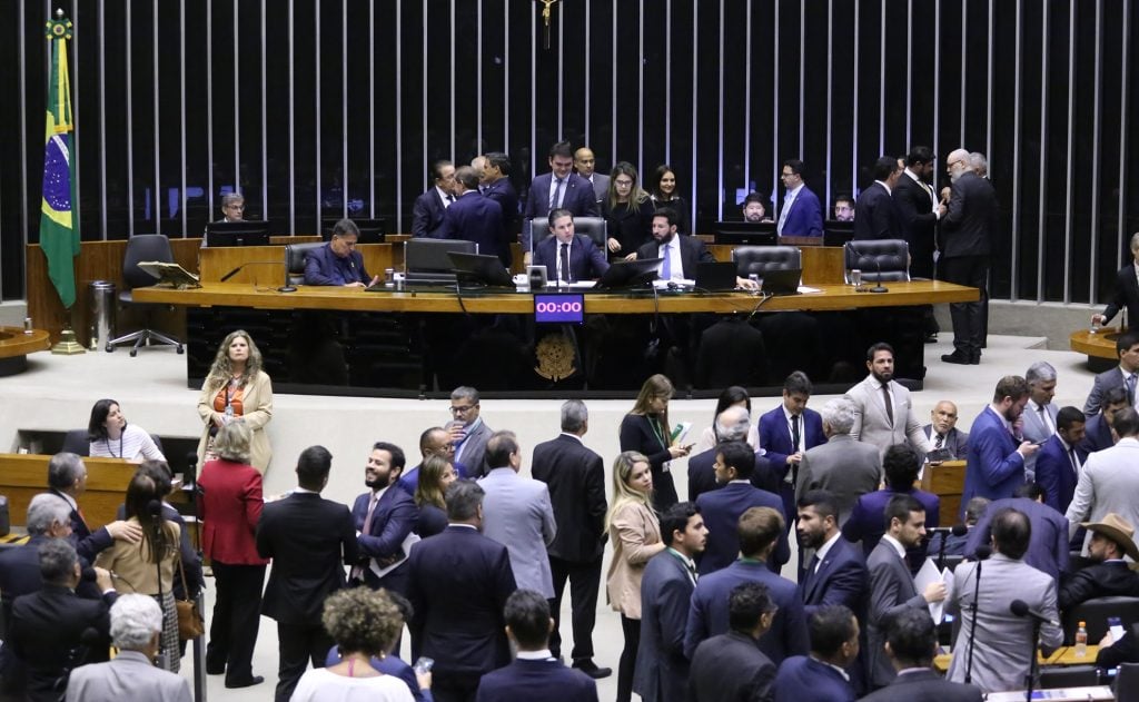 Câmara aprova coleta de DNA de condenados que comecem a cumprir pena em regime fechado