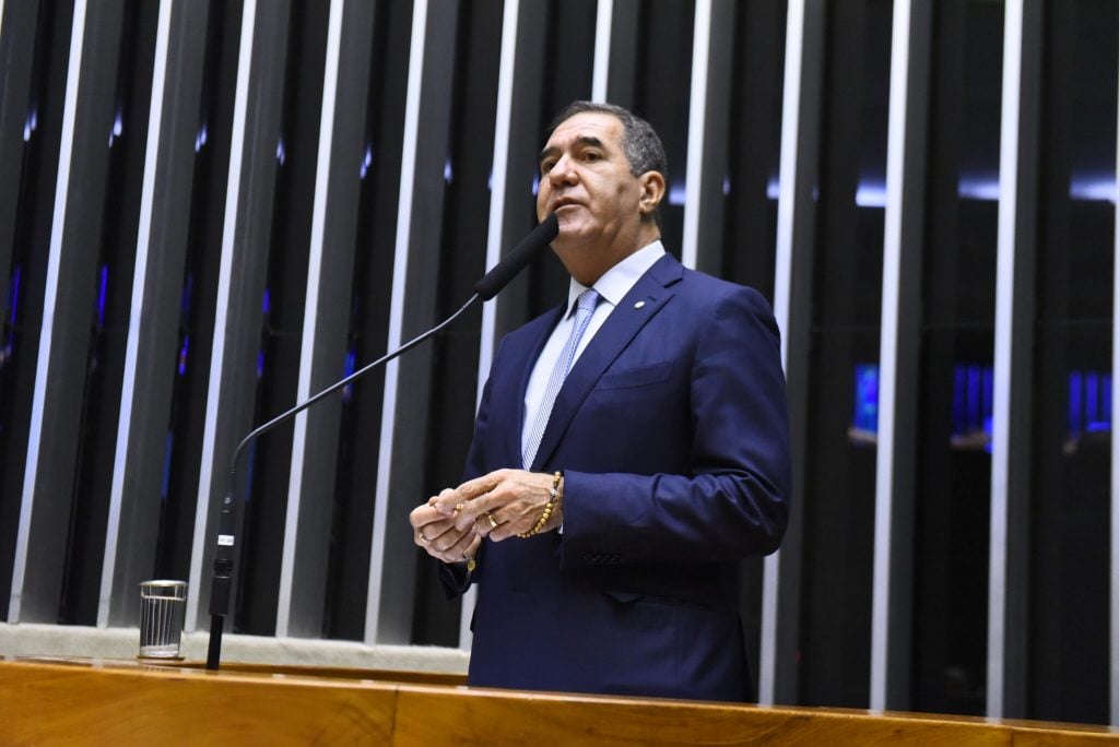 Deputados contra meninas vítimas de estupro