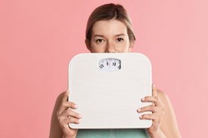 Refluxo: 5 maneiras práticas de aliviar os sintomas