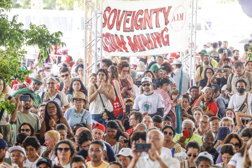 Cúpula dos Povos encerra com críticas ao capitalismo e pressão por demarcação de terras indígenas