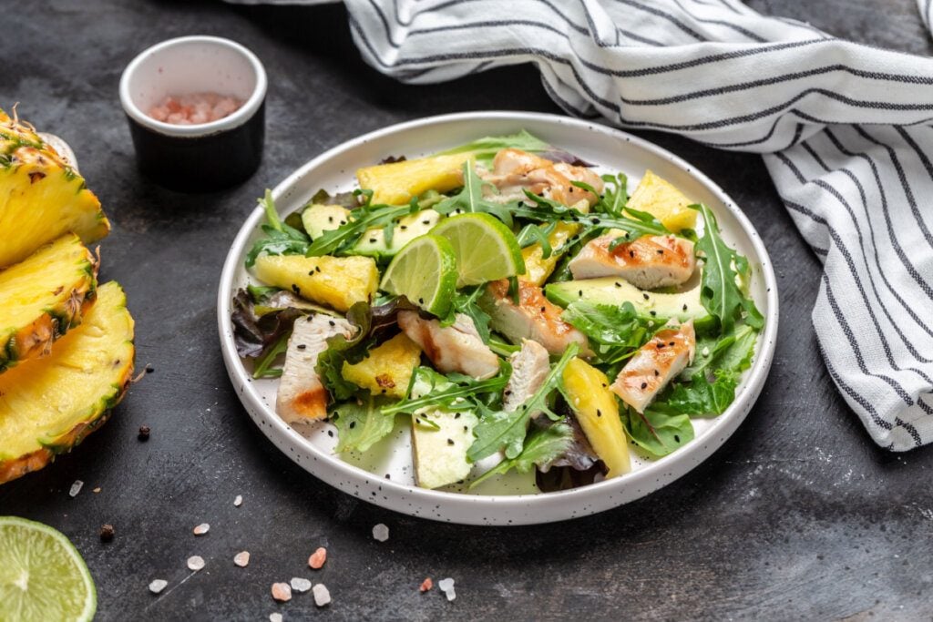 9 receitas de saladas detox para o jantar