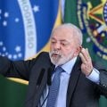 Isenção do IR injeta R$ 28 bilhões na economia, diz Lula