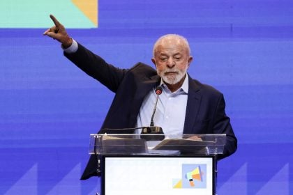 O recado de Lula a Tarcísio em discurso sobre a economia brasileira