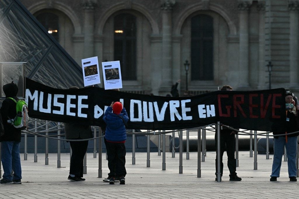 Greve provoca o fechamento do museu do Louvre