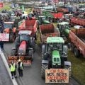 Agricultores mantêm protestos na França mesmo após adiamento do acordo UE-Mercosul