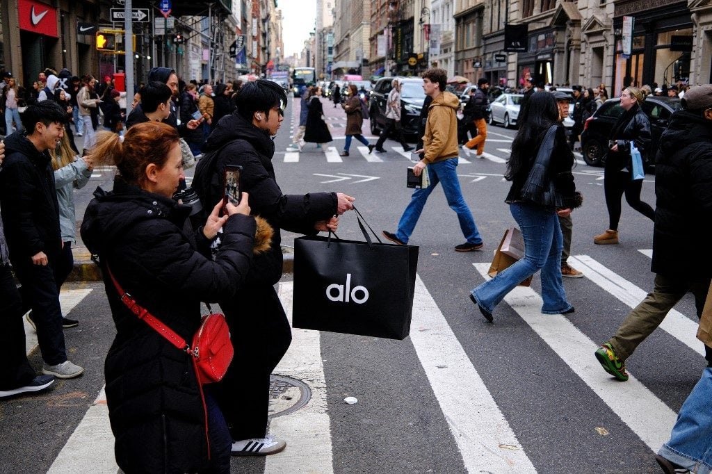 Economia dos EUA surpreende e cresce 4,3% no terceiro trimestre