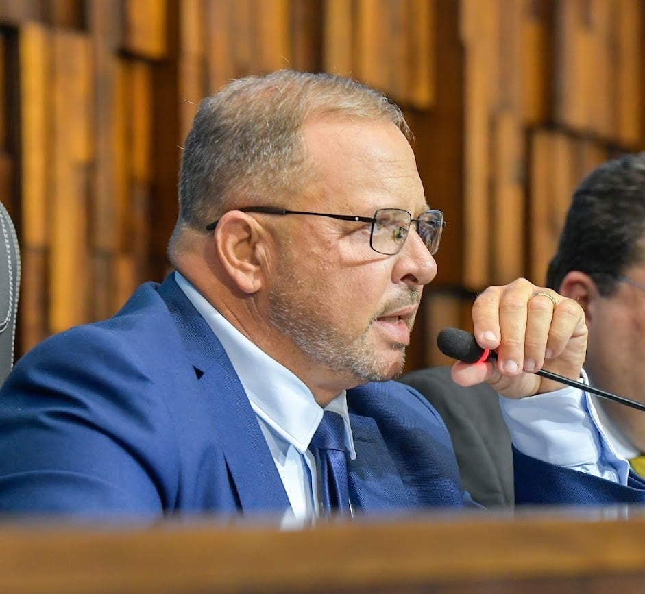 Quem é o deputado do PL que assumiu a presidência da Alerj após afastamento de Bacellar
