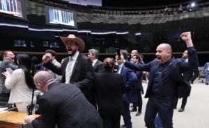 A reação do PT à decisão da Câmara de salvar o mandato de Zambelli