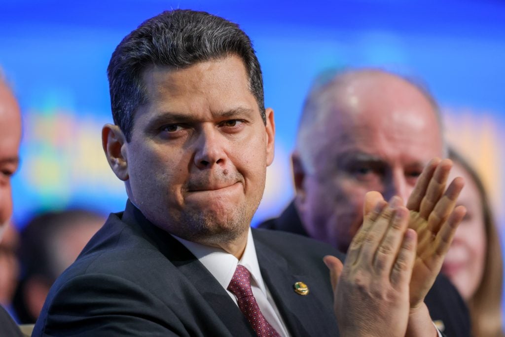 Alcolumbre desengaveta projetos e prepara ‘pacote’ em resposta à decisão de Gilmar