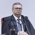 Dino abre investigação sobre envio de emendas a filme sobre Bolsonaro