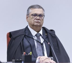 Dino abre investigação sobre envio de emendas a filme sobre Bolsonaro