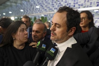 Exames apontam traumatismo e lesões em deputados do PSOL após retirada à força de Glauber da Câmara