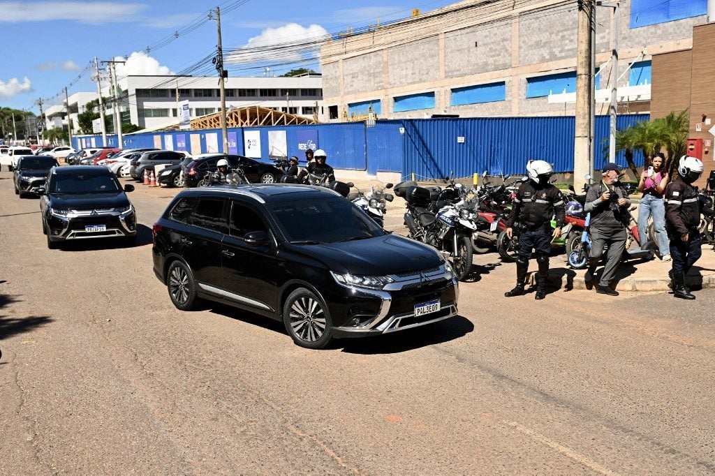Moraes autoriza Bolsonaro a receber Laura, Flávio, Carlos e Renan no hospital