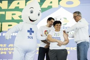 Doutores contra o Zé Gotinha