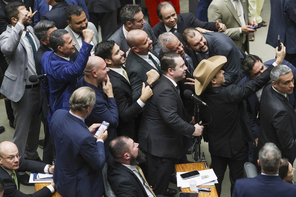 O que pode fazer o STF caso o Congresso reduza as penas de Bolsonaro e outros golpistas