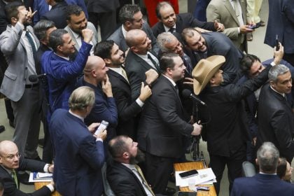 O que pode fazer o STF caso o Congresso reduza as penas de Bolsonaro e outros golpistas