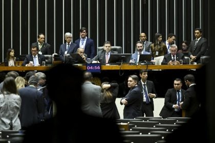 Congresso aprova diretrizes do Orçamento com prazo para o governo pagar emendas
