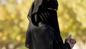 Áustria proíbe crianças de usarem véu islâmico em escolas