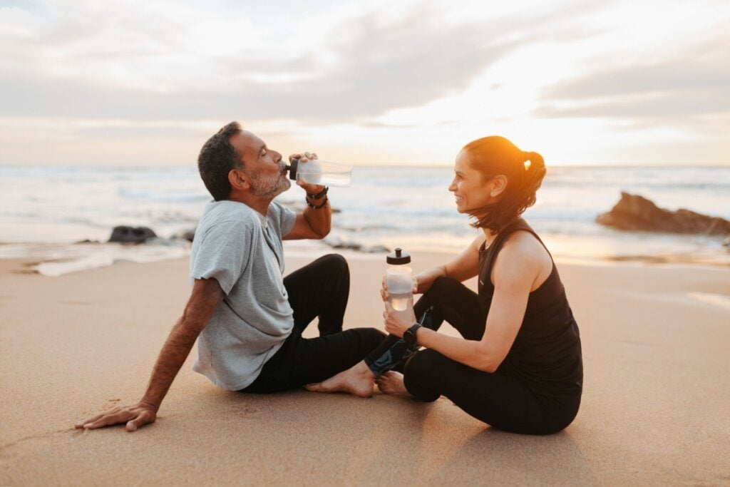 Saiba como treinar ou correr na praia sem se machucar