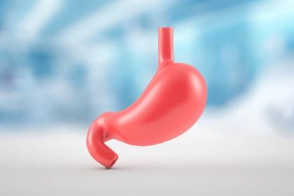 Arroto frequente: 6 possíveis causas e quando procurar um médico