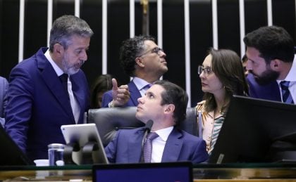 Resultados de casos Zambelli e Glauber expõem derrota de Motta e abrem nova crise no comando da Câmara