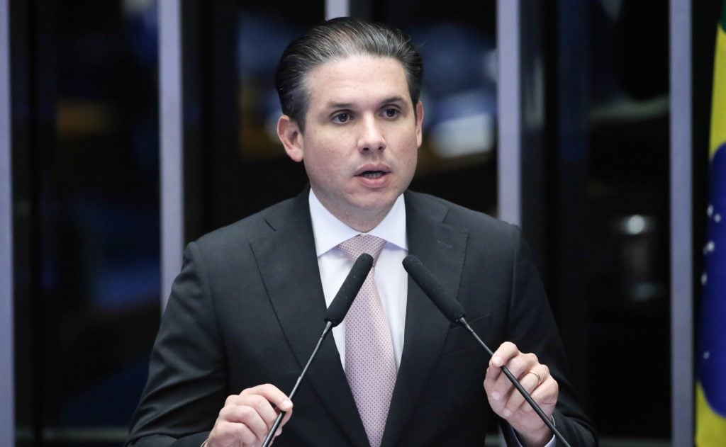 A reação de Hugo Motta à operação da PF contra deputados do PL