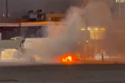 Esteira de bagagem pega fogo e causa pânico em avião da Latam no Aeroporto de Guarulhos