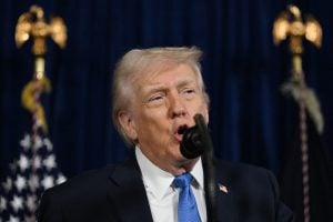 Trump descarta eleições em 30 dias na Venezuela e nega que esteja em guerra