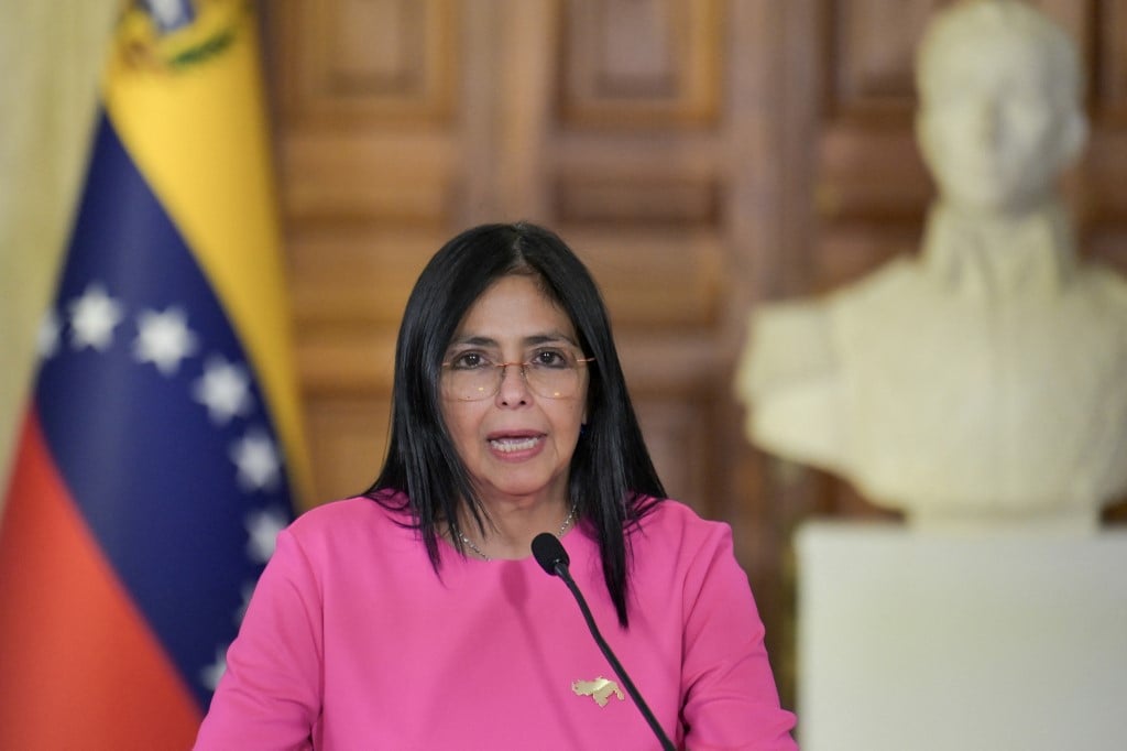 Vojska priznala Delcy Rodríguez za začasno predsednico Venezuele po aretaciji Madura