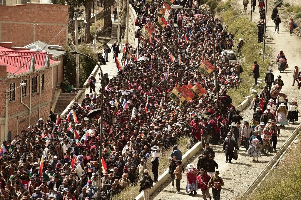 Manifestantes bloqueiam estradas na Bolívia contra plano econômico do governo