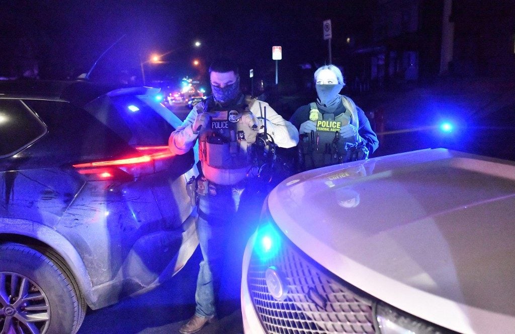 Agente de imigração dos EUA atira em venezuelano em Minneapolis