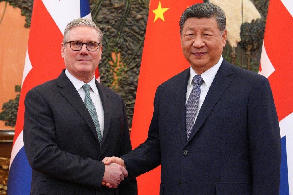 Keir Starmer e Xi Jinping defendem aproximação entre Reino Unido e China diante das turbulências mundiais