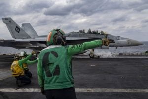 Irã adverte que seu Exército está 'em alerta máximo' e vê 'avanços' para negociar