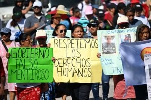 Salvadorenhos marcham contra o regime de exceção de Nayib Bukele