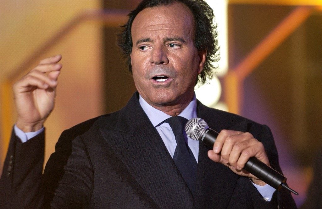 Ex-funcionárias denunciam Julio Iglesias por supostas agressões sexuais