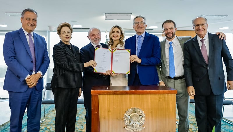 Lula lança Rede Nacional de Hospitais Inteligentes e cobra urgência na execução do projeto