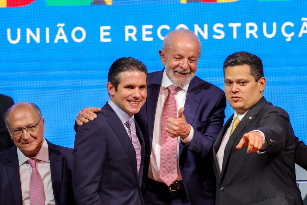 Para não melindrar Motta e Alcolumbre, Lula é aconselhado a adiar veto ao PL da Dosimetria