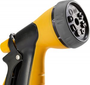 Economia de água e sustentabilidade: como escolher a mangueira certa?