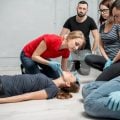 Primeiros socorros: como agir em emergências comuns do dia a dia
