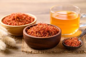 Cártamo: benefícios da planta natural que combate inflamações e melhora a saúde