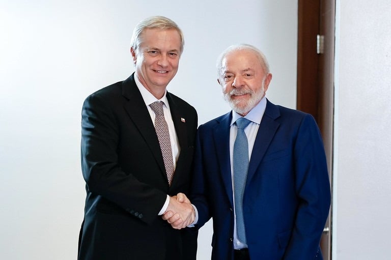 Lula e presidente eleito do Chile destacam cooperação regional em primeiro encontro bilateral