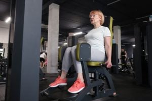 Emagrecimento na menopausa: veja cuidados para evitar a perda óssea e muscular