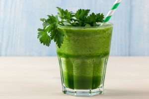 Suco detox: 8 receitas para começar a semana com saúde
