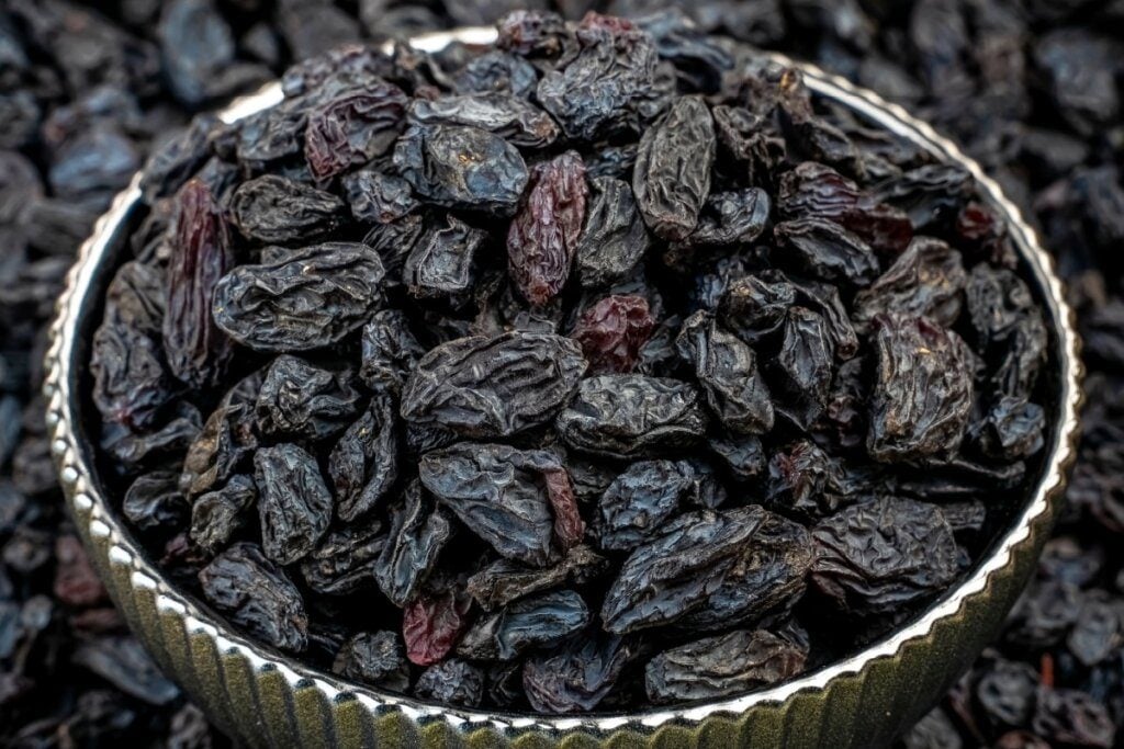 Uva-passa: veja os benefícios surpreendentes para a saúde