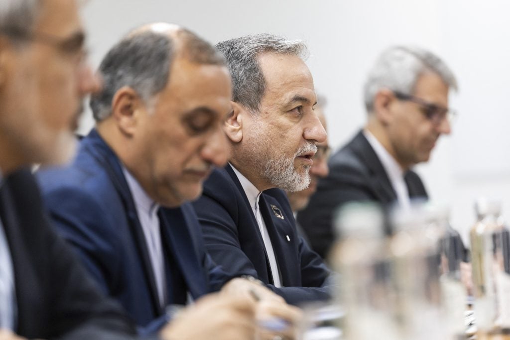 Irã diz haver acordo com EUA sobre ‘linhas gerais’ para um pacto