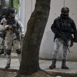México mobiliza 10 mil militares após violência por morte de chefe do narcotráfico